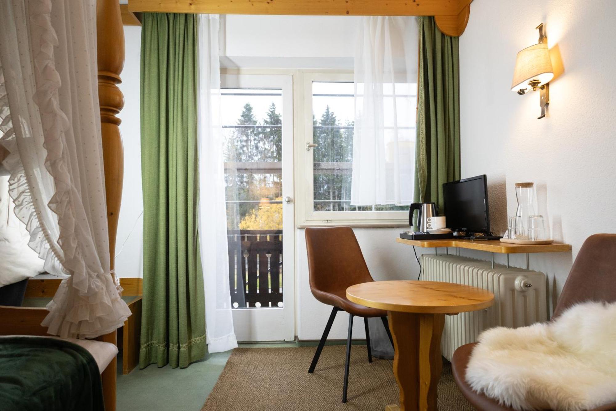 Hotel Zum See, Titisee Exterior photo