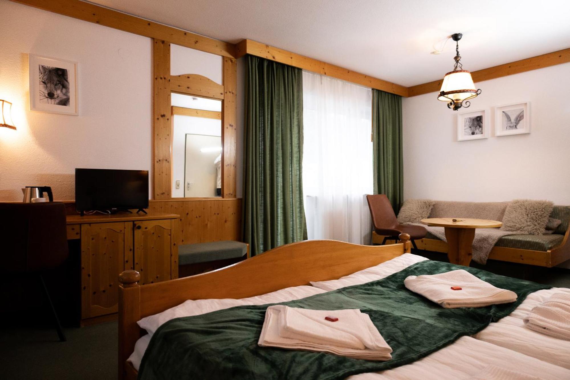 Hotel Zum See, Titisee Exterior photo